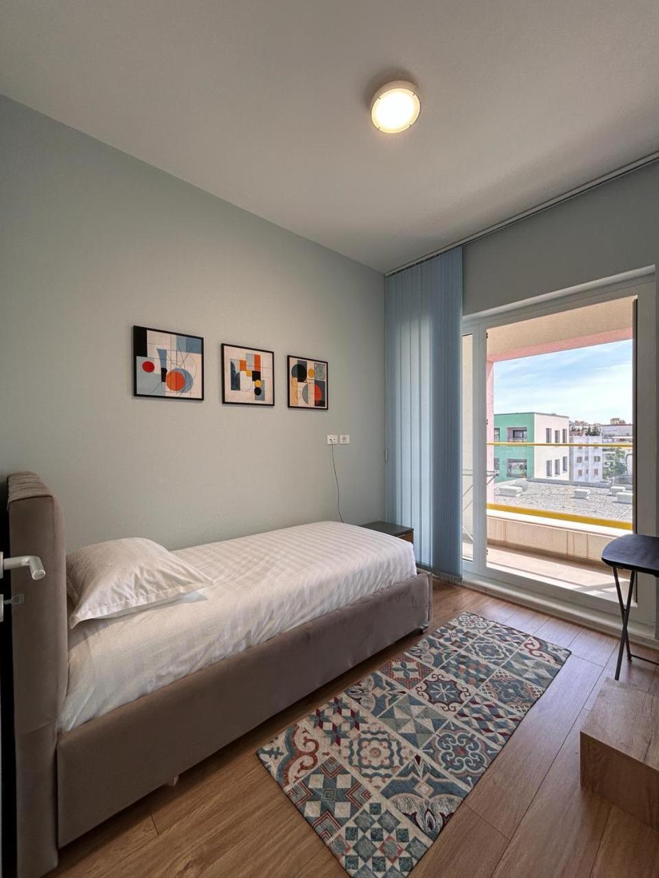 Picasso Apartment Tirana Eksteriør billede