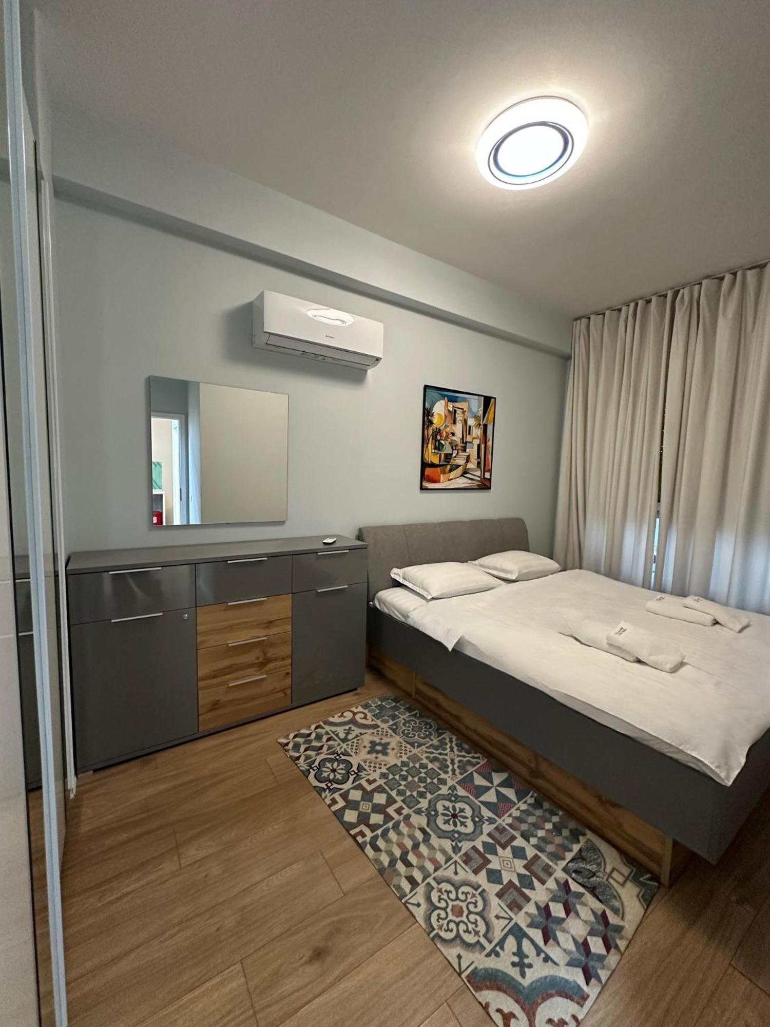 Picasso Apartment Tirana Eksteriør billede